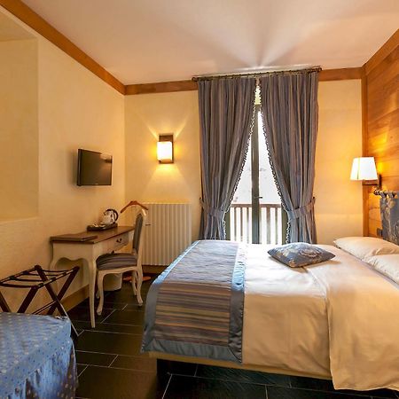 Hotel Lo Scoiattolo Courmayeur Eksteriør billede