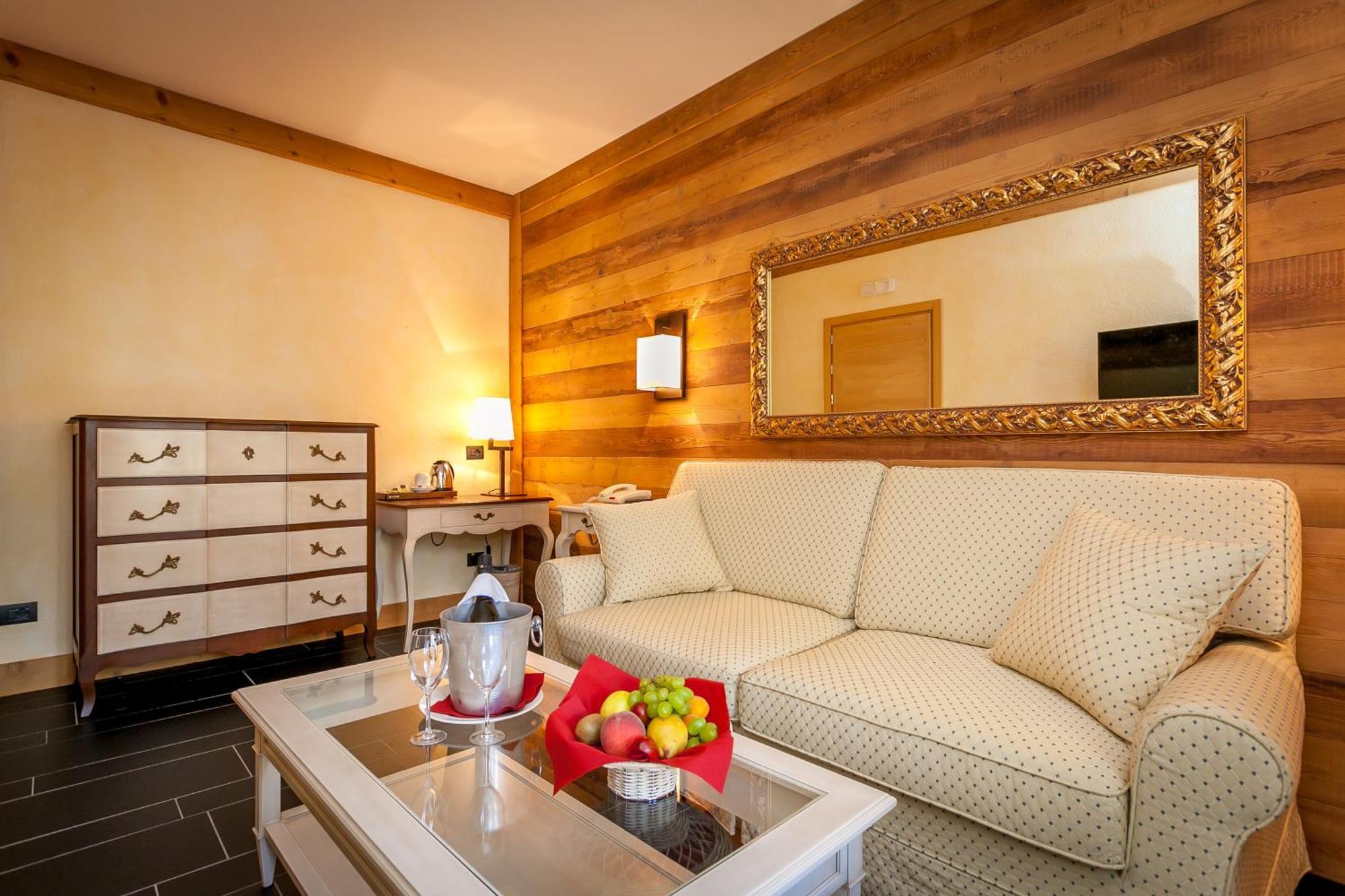Hotel Lo Scoiattolo Courmayeur Værelse billede