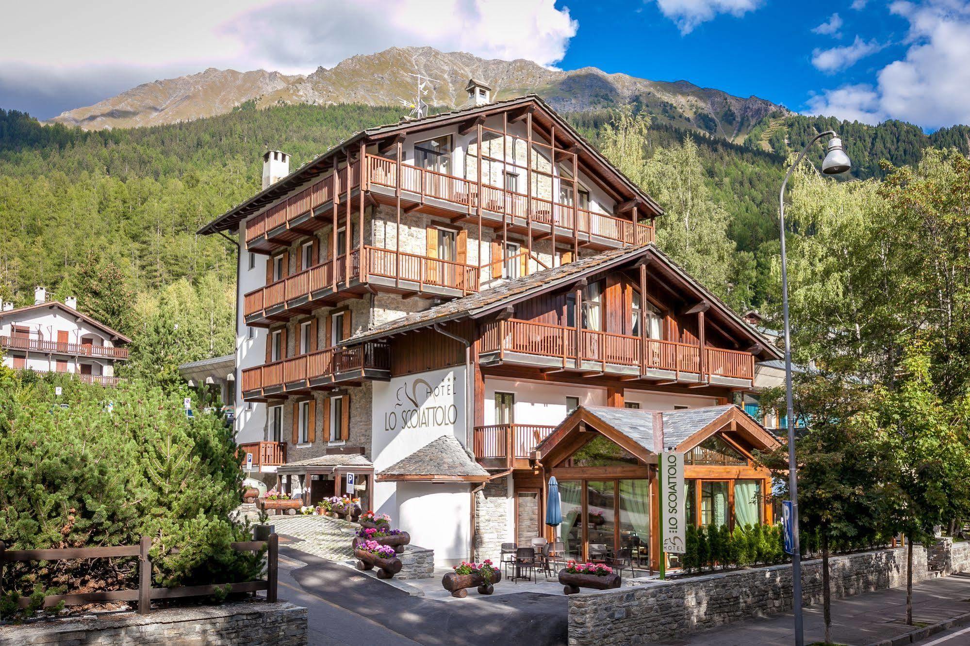 Hotel Lo Scoiattolo Courmayeur Eksteriør billede